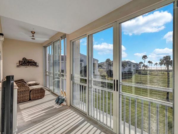 Luxurious Beachfront Condo in Longboat Key - Your Coastal Retreat Awaits